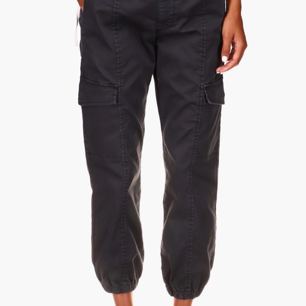 Sanctuary like new Women’s Black Cargo Jogger Pants.  Size 28